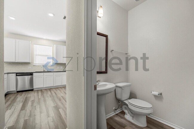 Building Photo - Unit