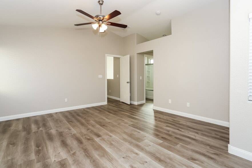 Building Photo - 6425 Raven Hall St
