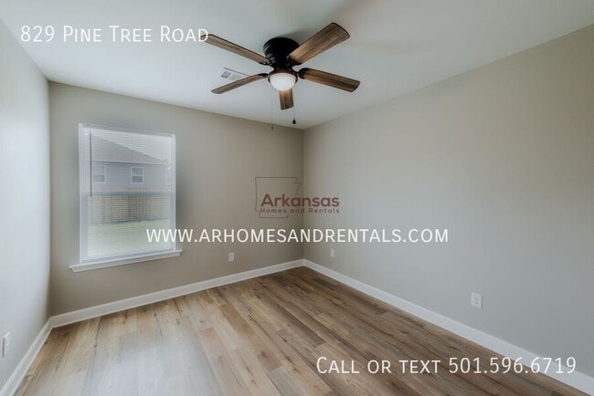 Building Photo - 829 Pine Tree Rd