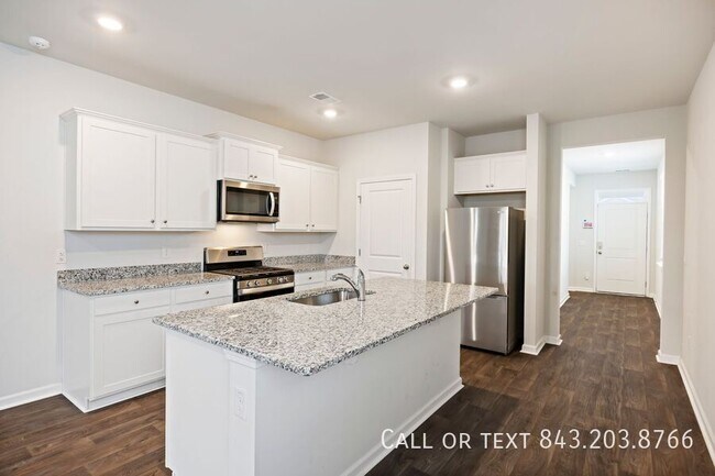 Building Photo - 103 Green Passage Ln