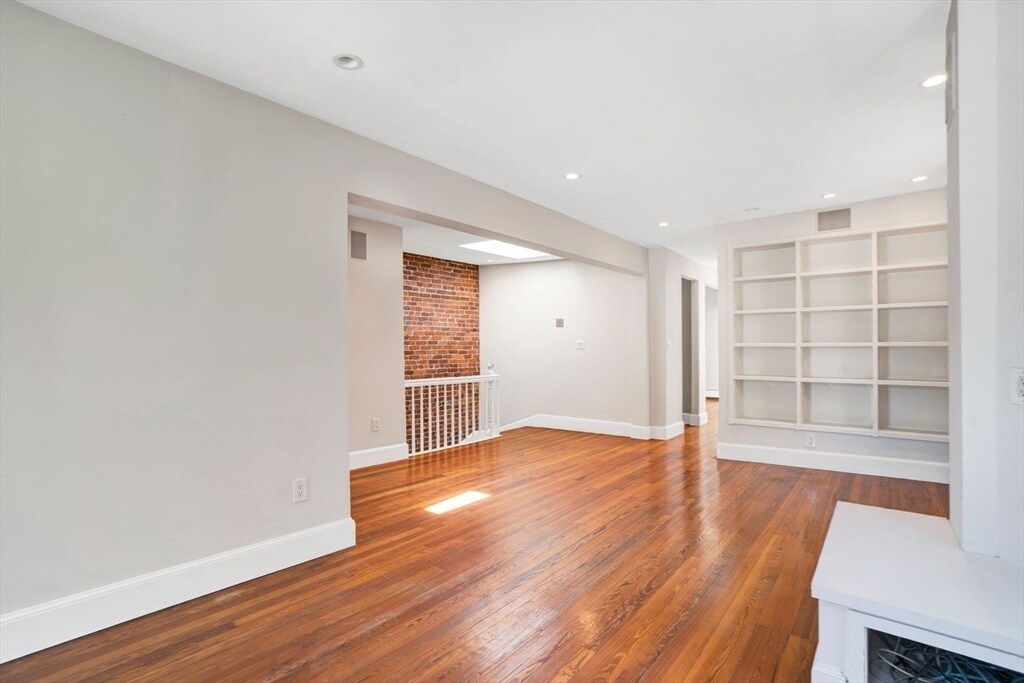 Building Photo - 151 Highland St