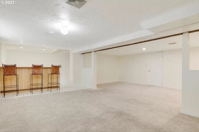 Building Photo - Tree House