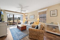 Building Photo - 342 Pinehurst Ln