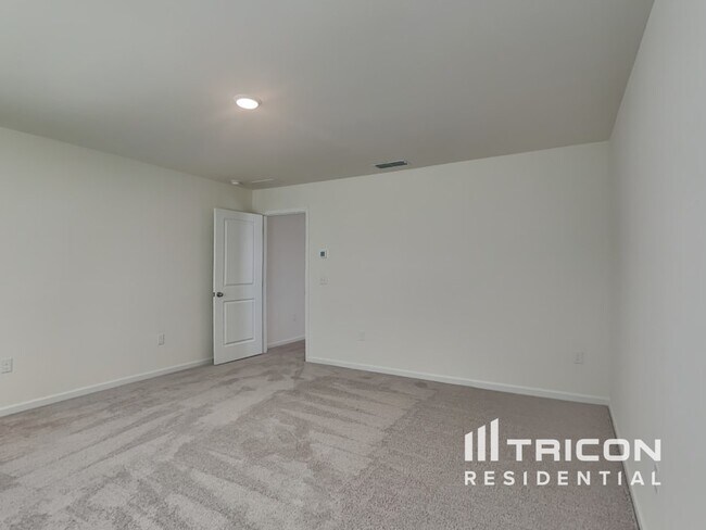 Building Photo - 1056 Large Poppy Dr