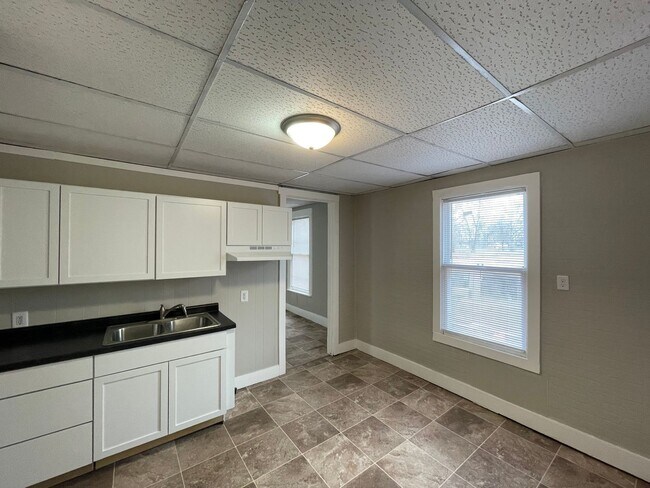 Building Photo - Renovated 3-Bedroom 1-Bathroom Home