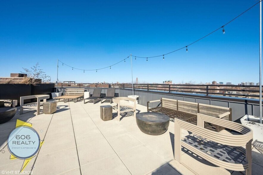 Building Photo - 3462 N Lincoln Ave