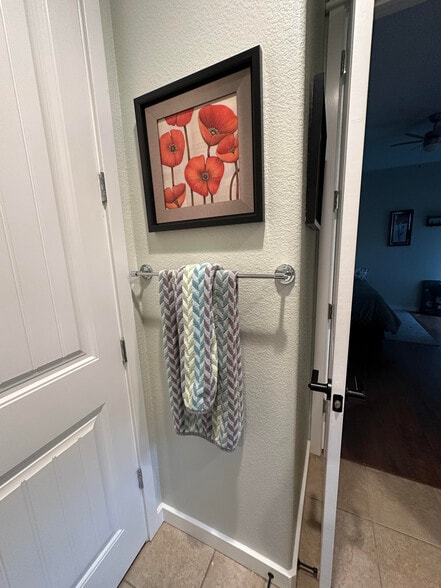 Bathroom décor - towels included - 2534 Napier Ct