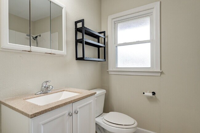 Building Photo - Tech Terrace Pre-lease!!