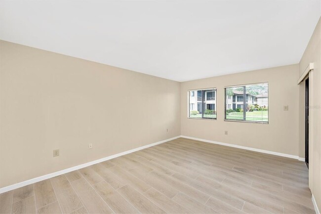 Building Photo - 5172 Lake Village Dr