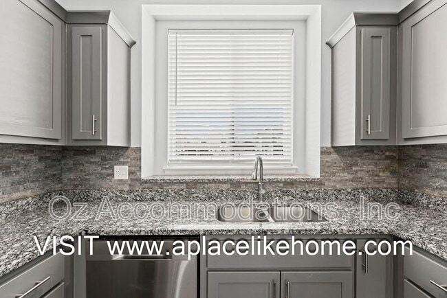 Building Photo - 217 McGee St