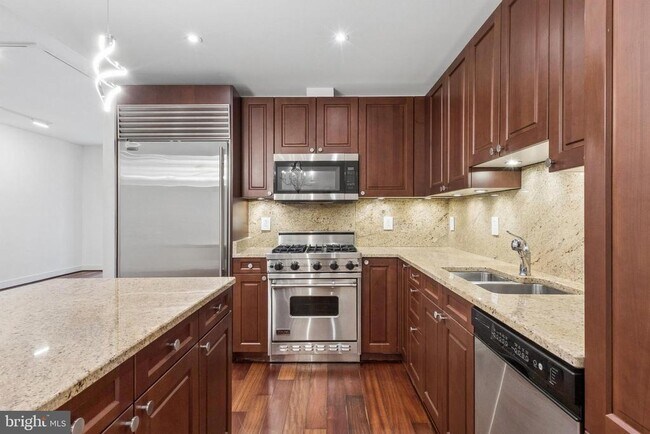 Building Photo - 2425 L St NW