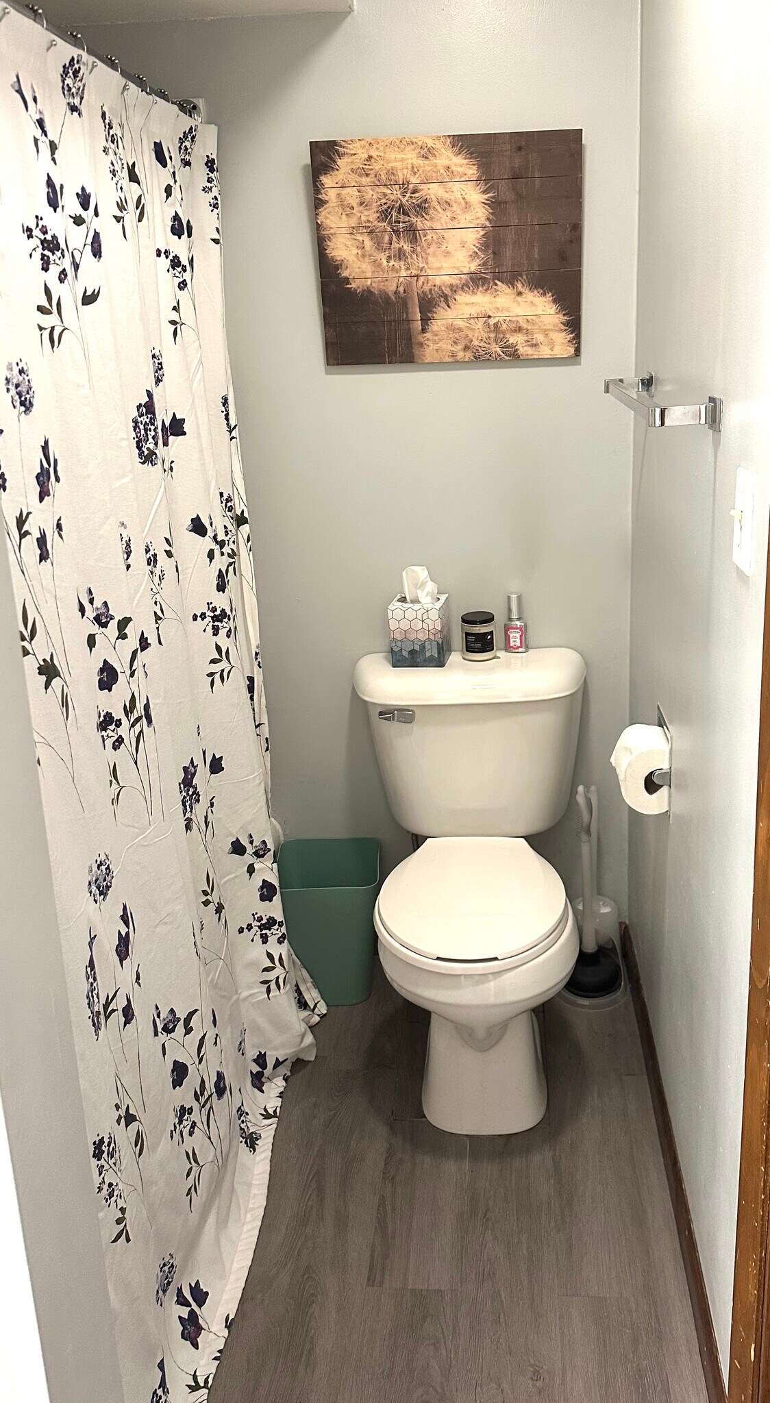 Full Bath - 1227 Jefferson St
