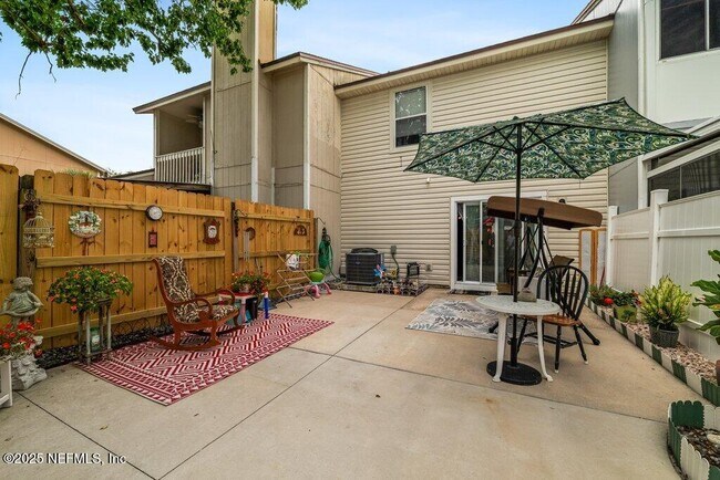 Building Photo - 3519 Rain Forest Dr W