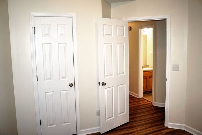 Building Photo - Spalding Co. Townhouse