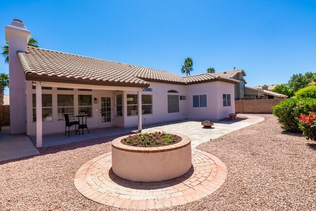 Building Photo - Beautiful updated 4 bedroom plus, 2 bath home in Chandler