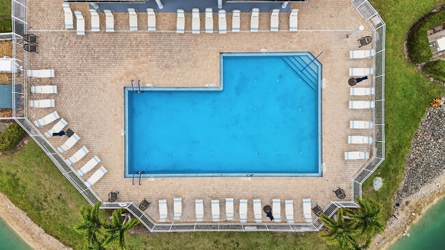 Building Photo - 7831 Regal Heron Cir