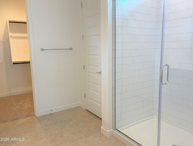 Building Photo - 9426 W Devonshire Ave