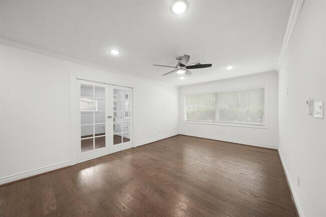 Building Photo - 4427 Sarong Dr