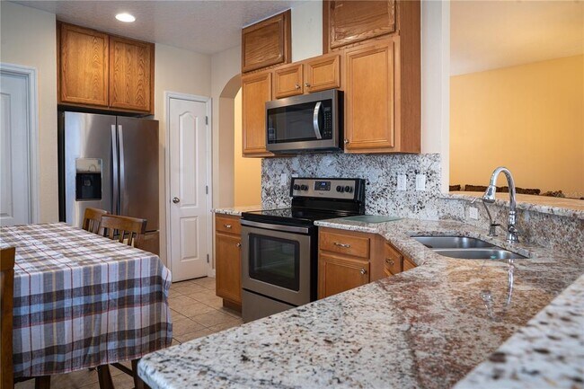 Building Photo - 2955 Marbella Dr