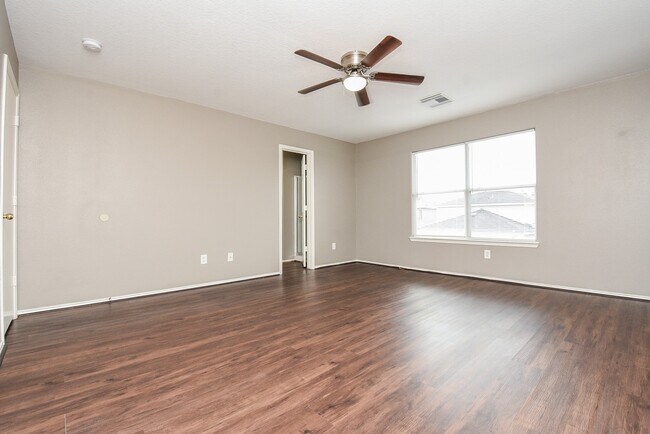 Building Photo - 642 Kiley Dr