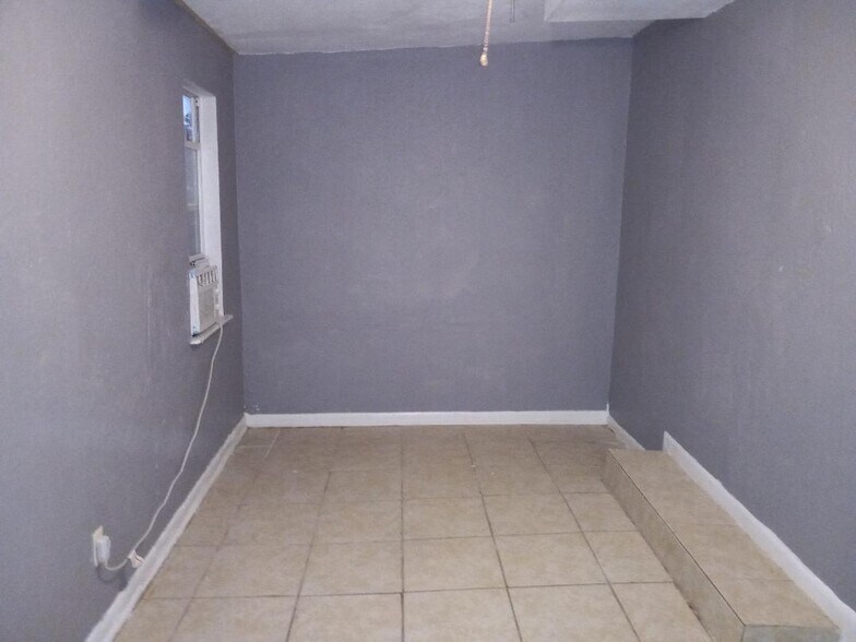 Building Photo - 7909 50th Ave N