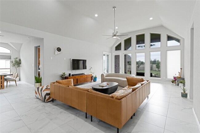 Building Photo - 119 Fortuna Ct