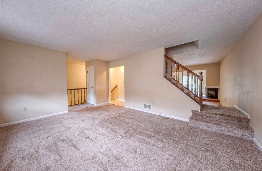 Building Photo - 1342 Quail Run Cir