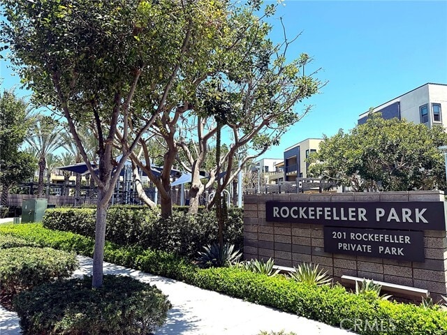Building Photo - 248 Rockefeller