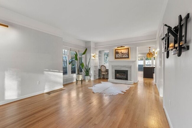 Building Photo - 1516 NW 25th Ave