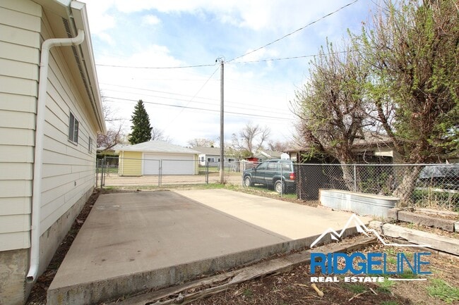 Building Photo - East-End Single Level Home for Lease!