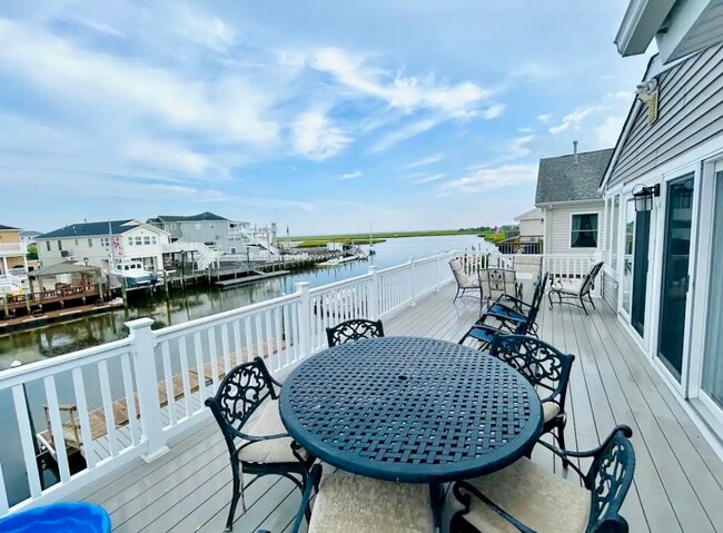 Building Photo - 55 S Spinnaker Dr