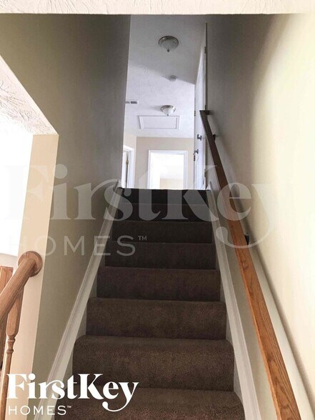 Building Photo - 100 Teil Tree Ct