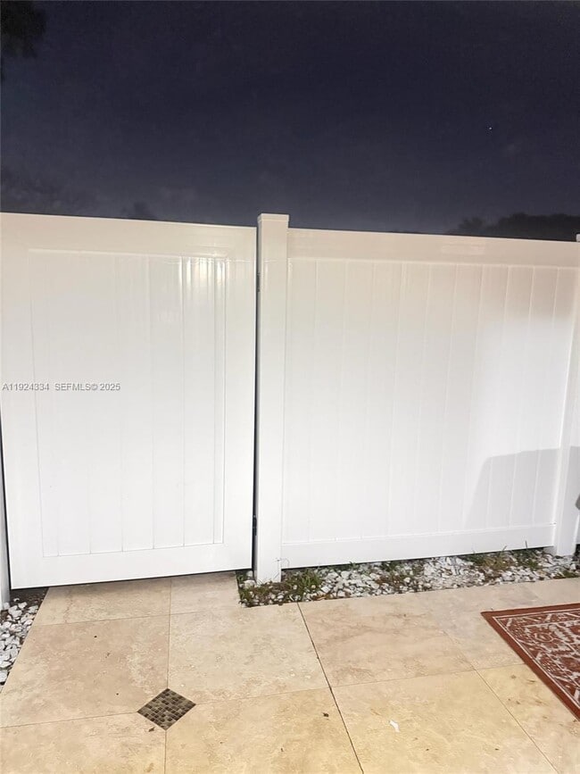 Building Photo - 3001 NW 4th Terrace