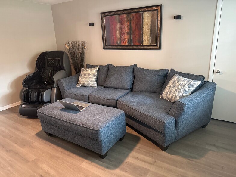 Building Photo - 37 Glenmere Dr