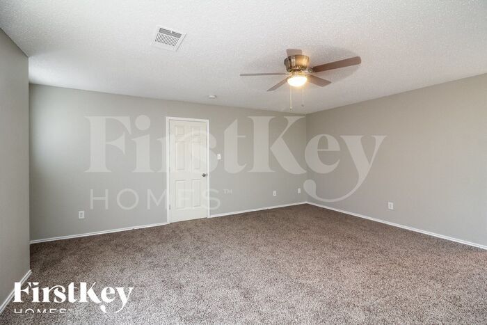 Building Photo - 9001 Prairie Bluff Dr