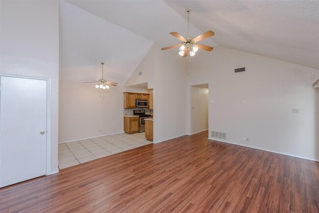 Building Photo - 1902 Lee Dr