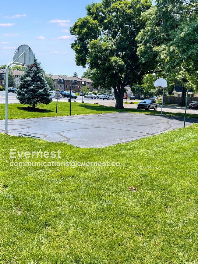 Building Photo - 8602 W 84th St