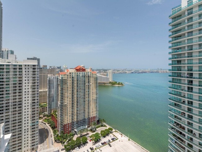 Building Photo - 1300 Brickell Bay Dr