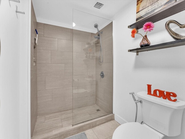 Building Photo - 2478 Centergate Dr