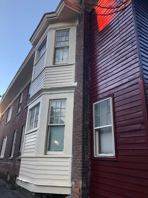 Primary Photo - 246 Delaware Ave
