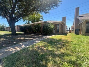 Building Photo - 2422-2424 Sherry Street