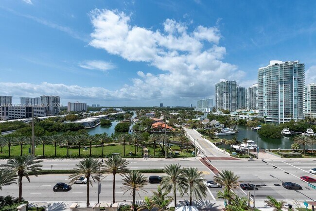 Building Photo - 16275 Collins Ave