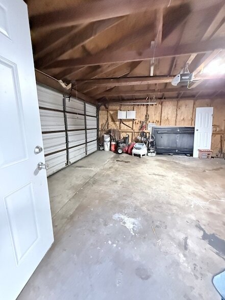 Building Photo - 223 W 106th St
