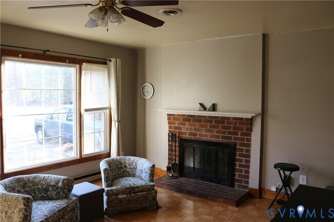 Building Photo - 9906 Family Ln