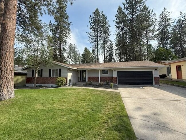 Building Photo - Stunning Home!! 5 Bed, 3 Bath fully renovated