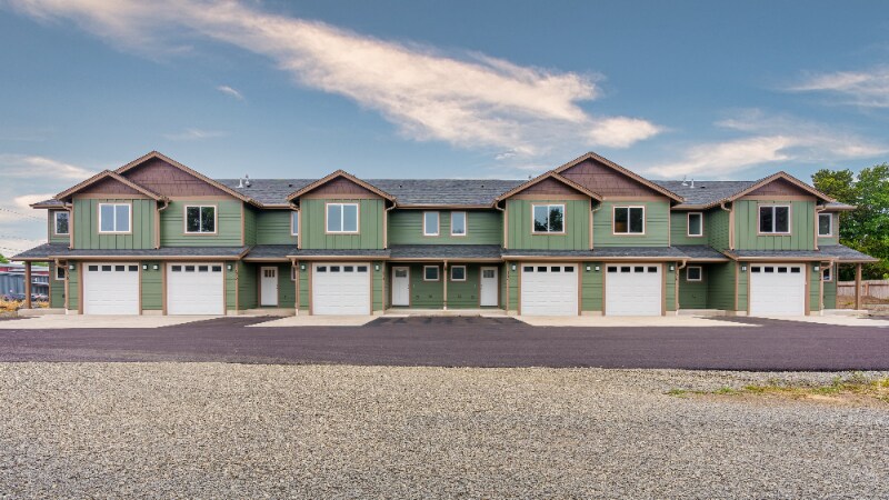 Primary Photo - 1310 Lamont Ln