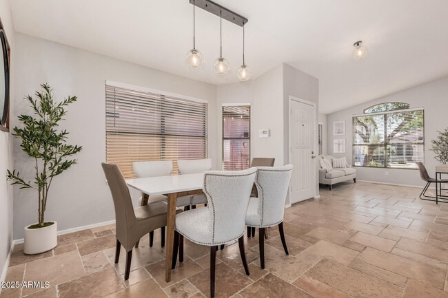 Building Photo - 4632 E Mossman Rd