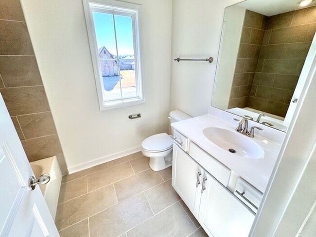 Building Photo - Move In Special! Now Leasing 5BR/3 Bath Home - Somerville.