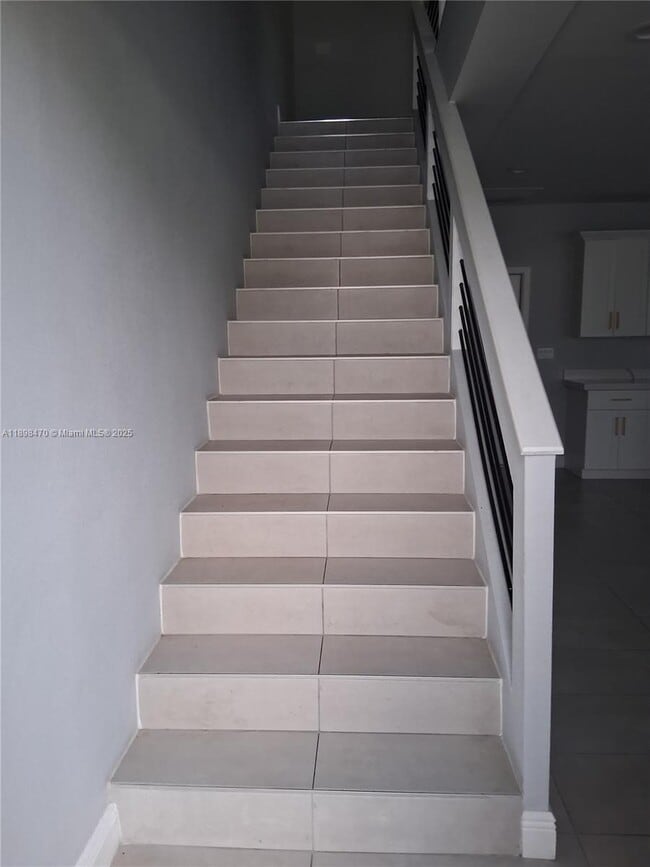 Building Photo - 488 NW 40th Ct