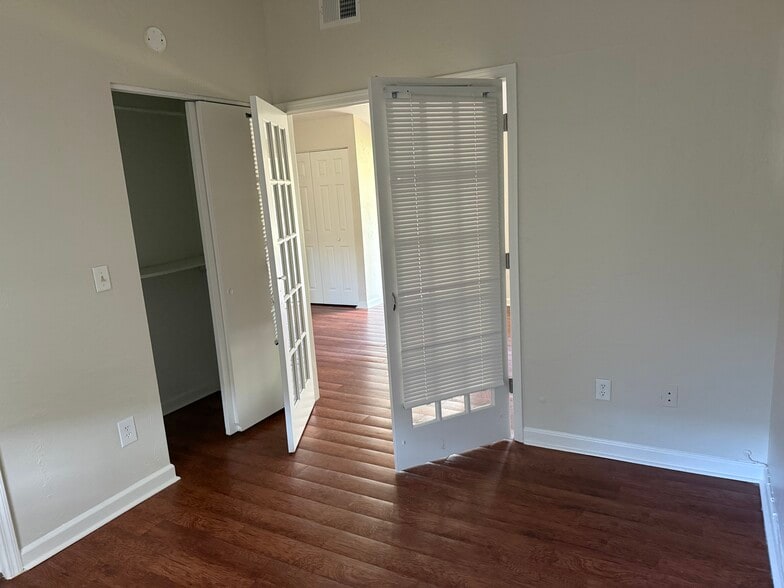 Building Photo - 415 2nd Ave